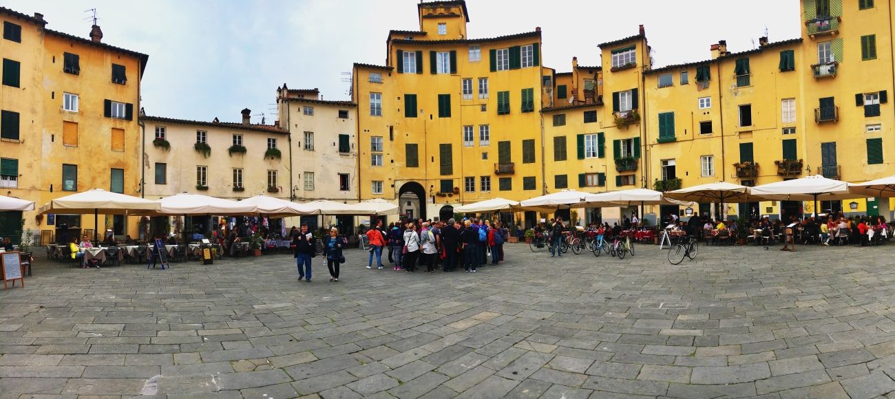 Lucca round square, Roman Teather, Piazza Anfiteatro