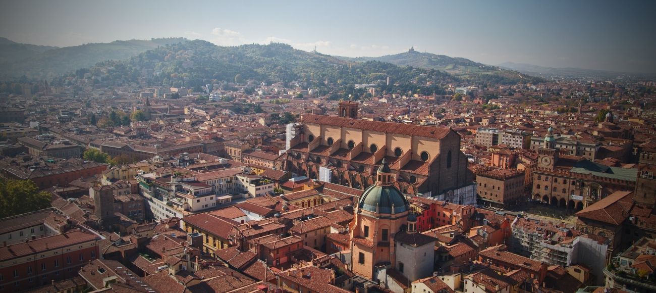Bologna tour on transfer florence to-from venice