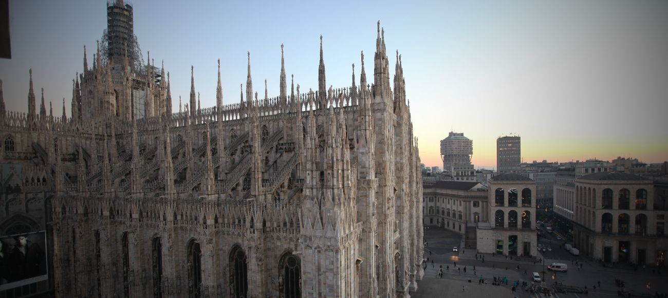 Milano duomo, cathedral, transfer tour Milan from to florence with stop at the Ferrari Museum and factory