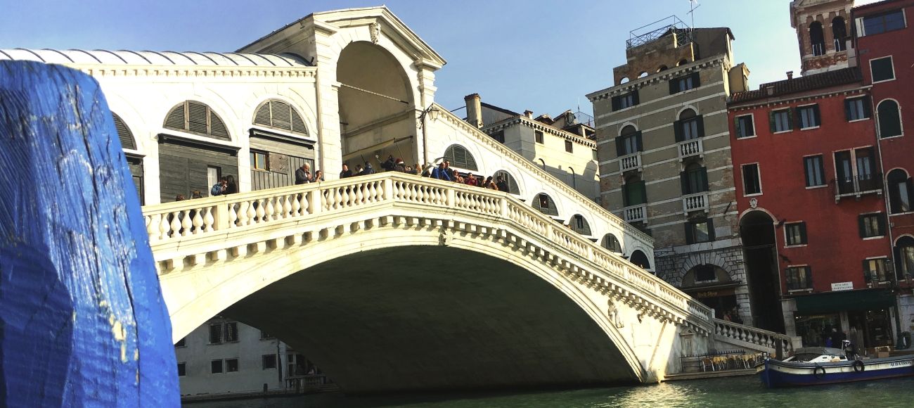 Toursintuscany tours - Rialto bridge in Venice during your Private Tour